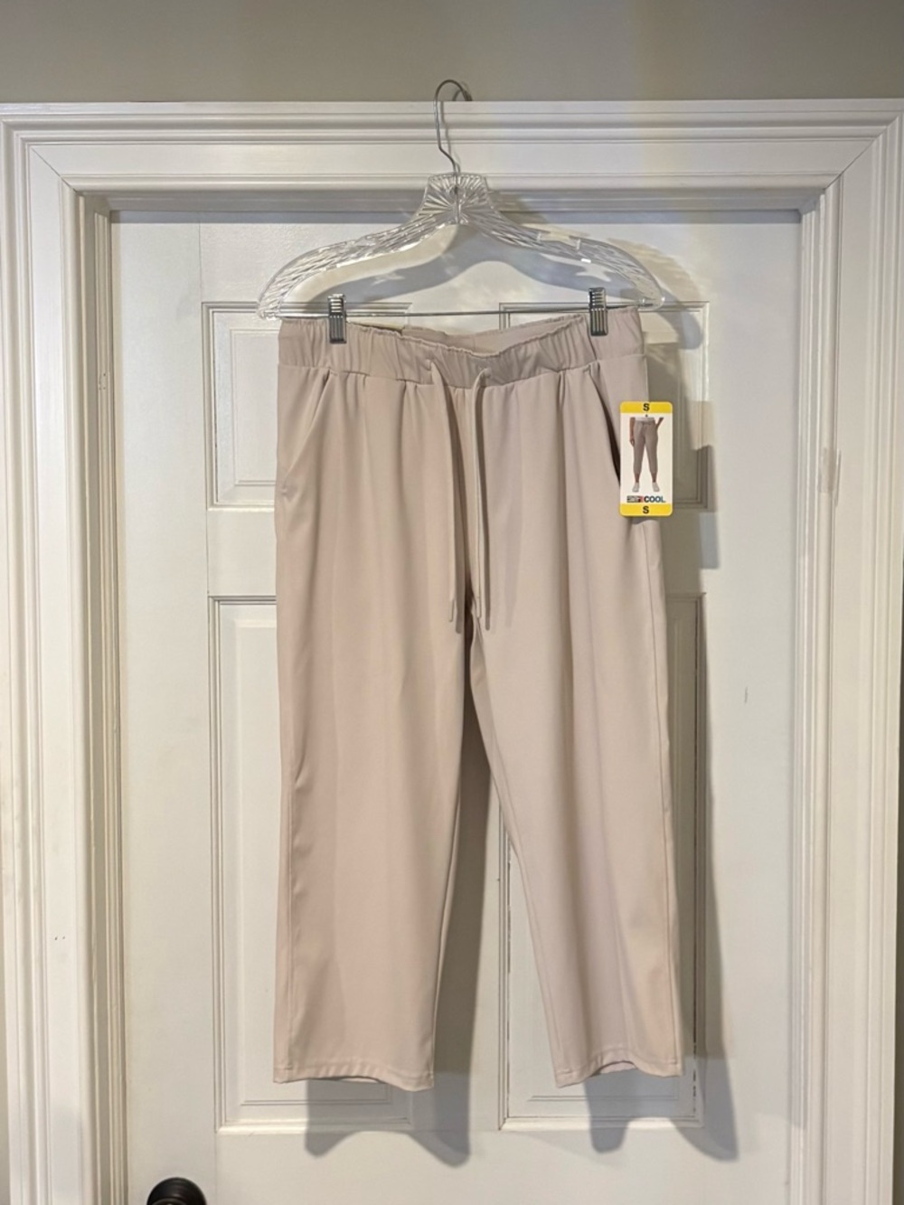 NWT 32 Degrees Women’s Small
Cool Drawstring Capris - Cream color - Picture 2 of 8
